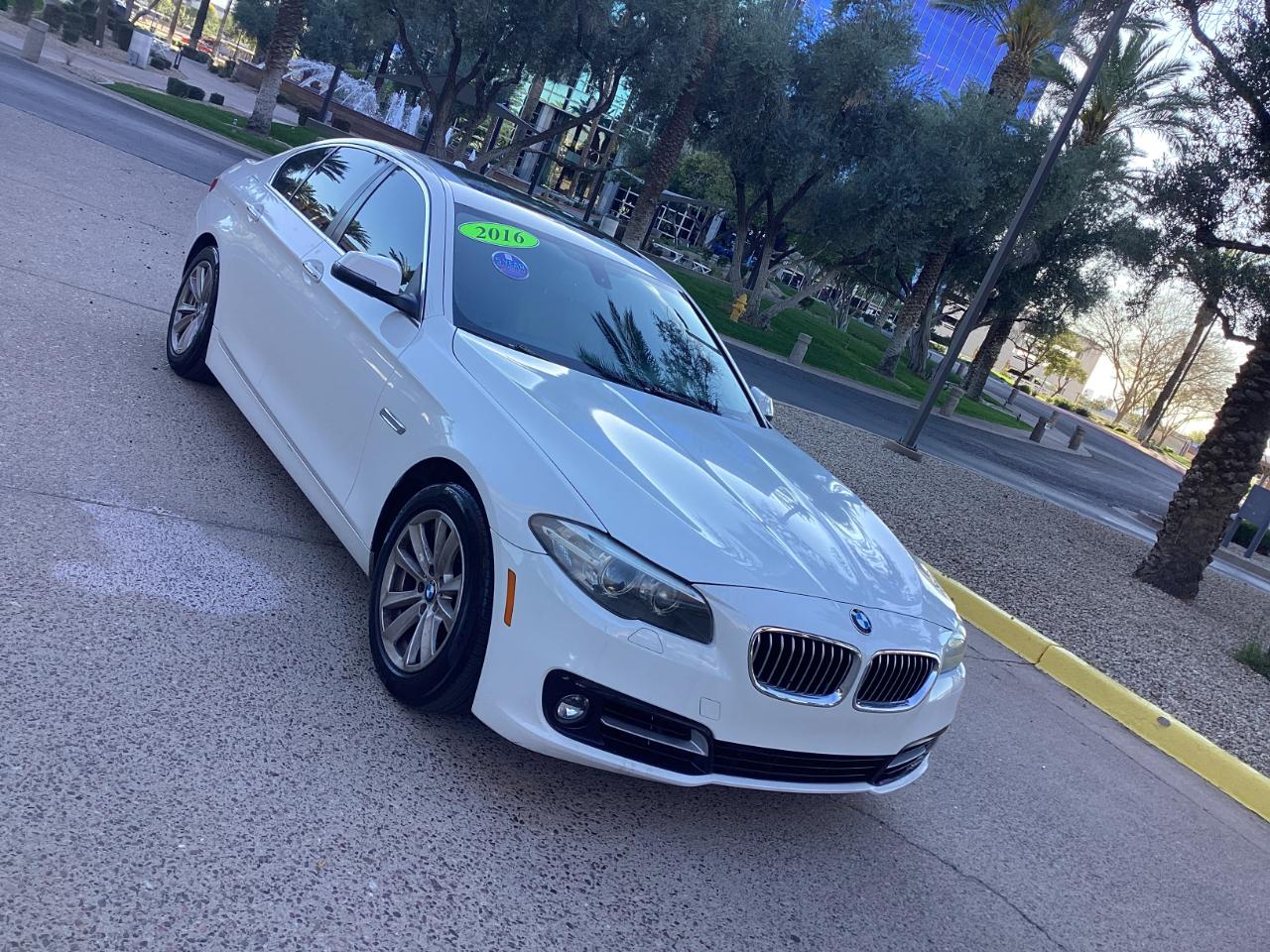 BMW 5-Series 528i 2016