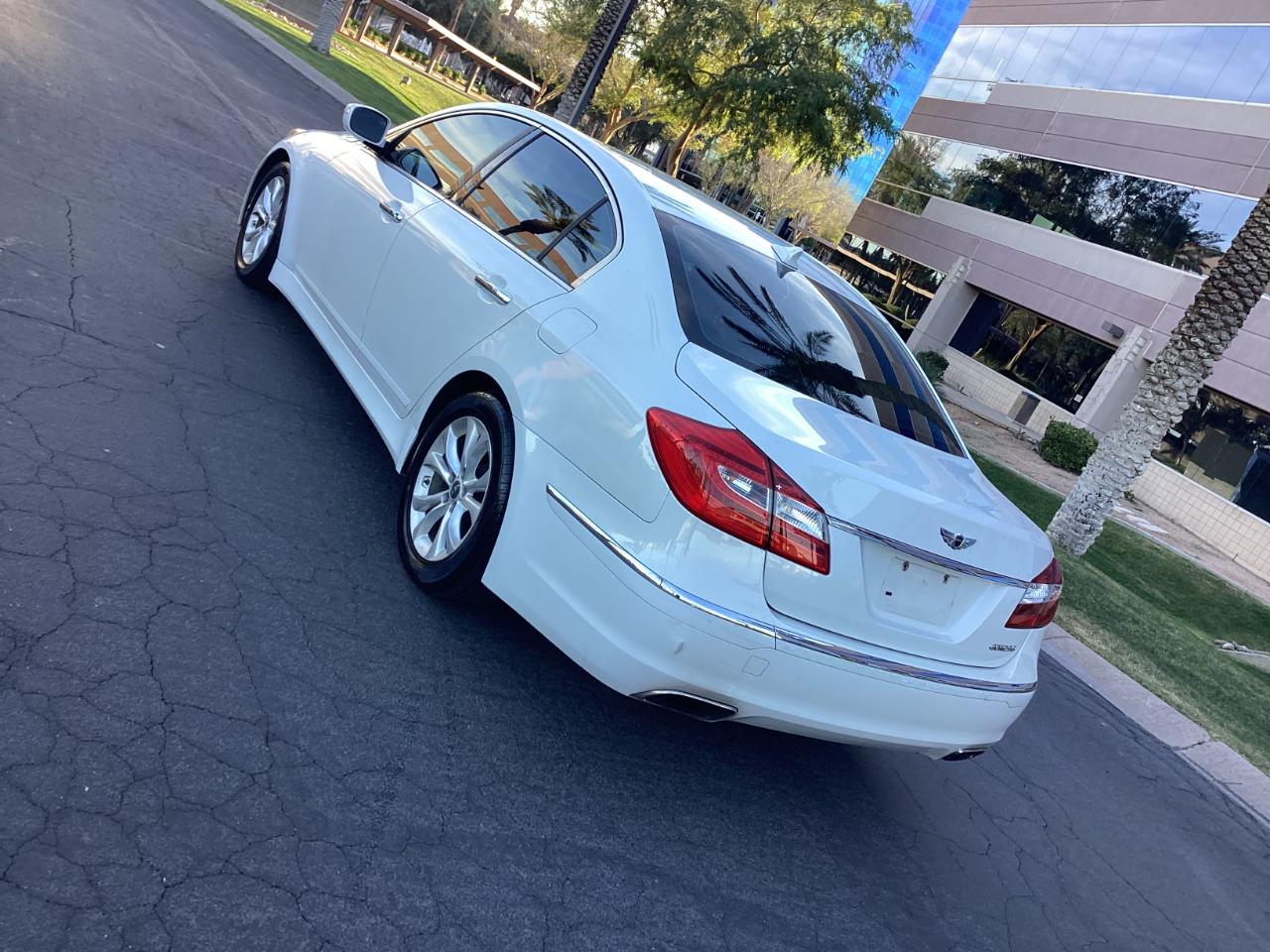 Hyundai Genesis 3.8L 2013