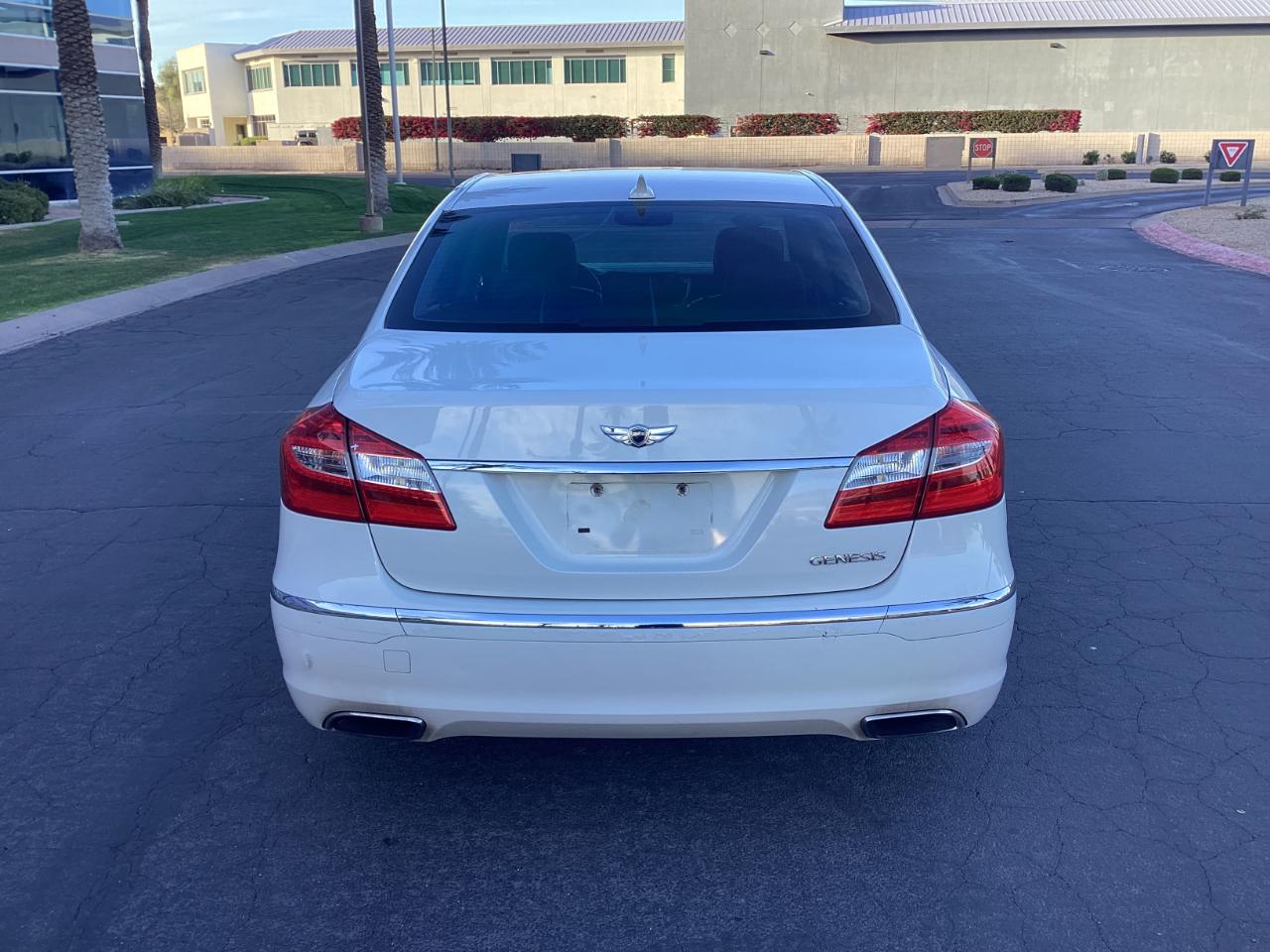 Hyundai Genesis 3.8L 2013