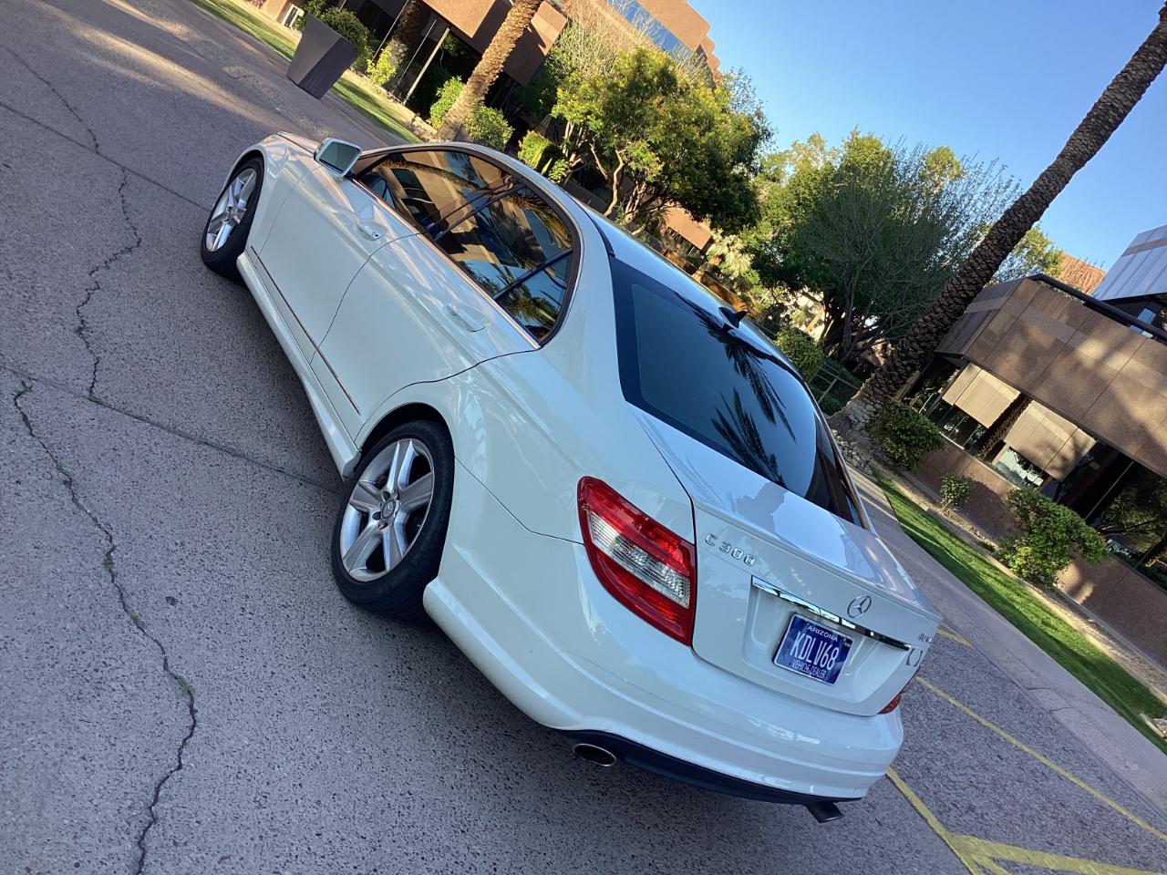 Mercedes-Benz C-Class C300 4MATIC Luxury Sedan 2011