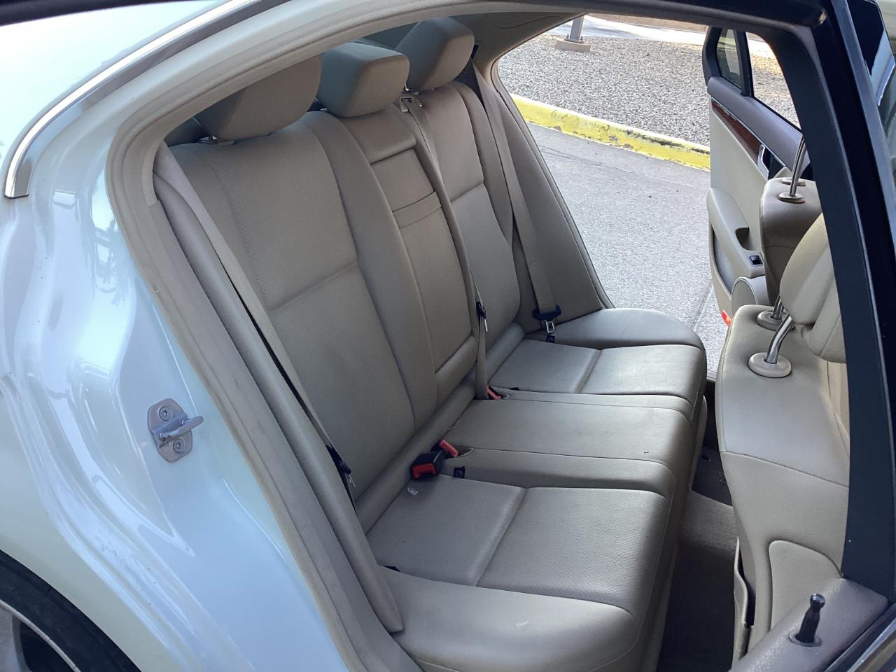 Mercedes-Benz C-Class C300 4MATIC Luxury Sedan 2011