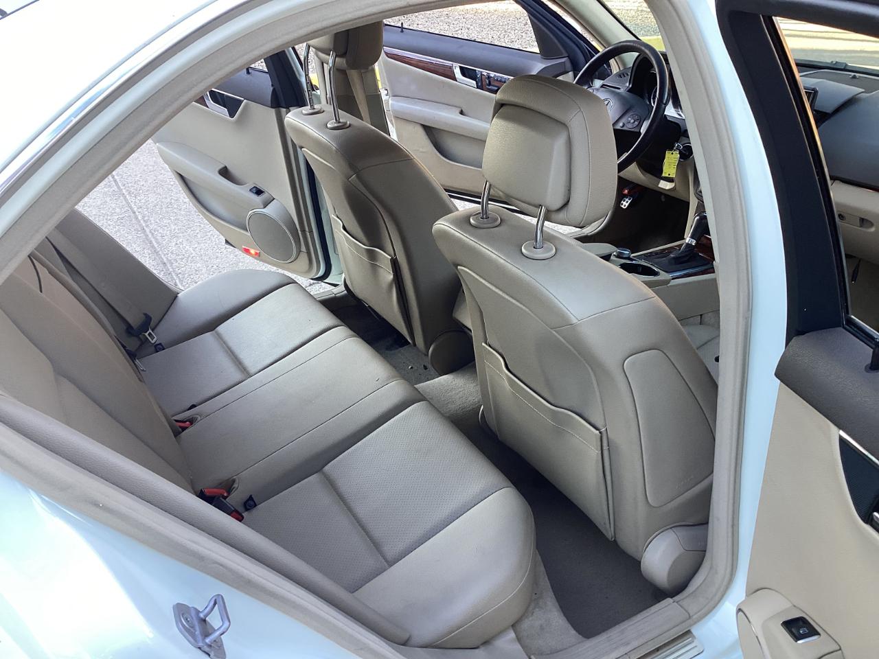 Mercedes-Benz C-Class C300 4MATIC Luxury Sedan 2011