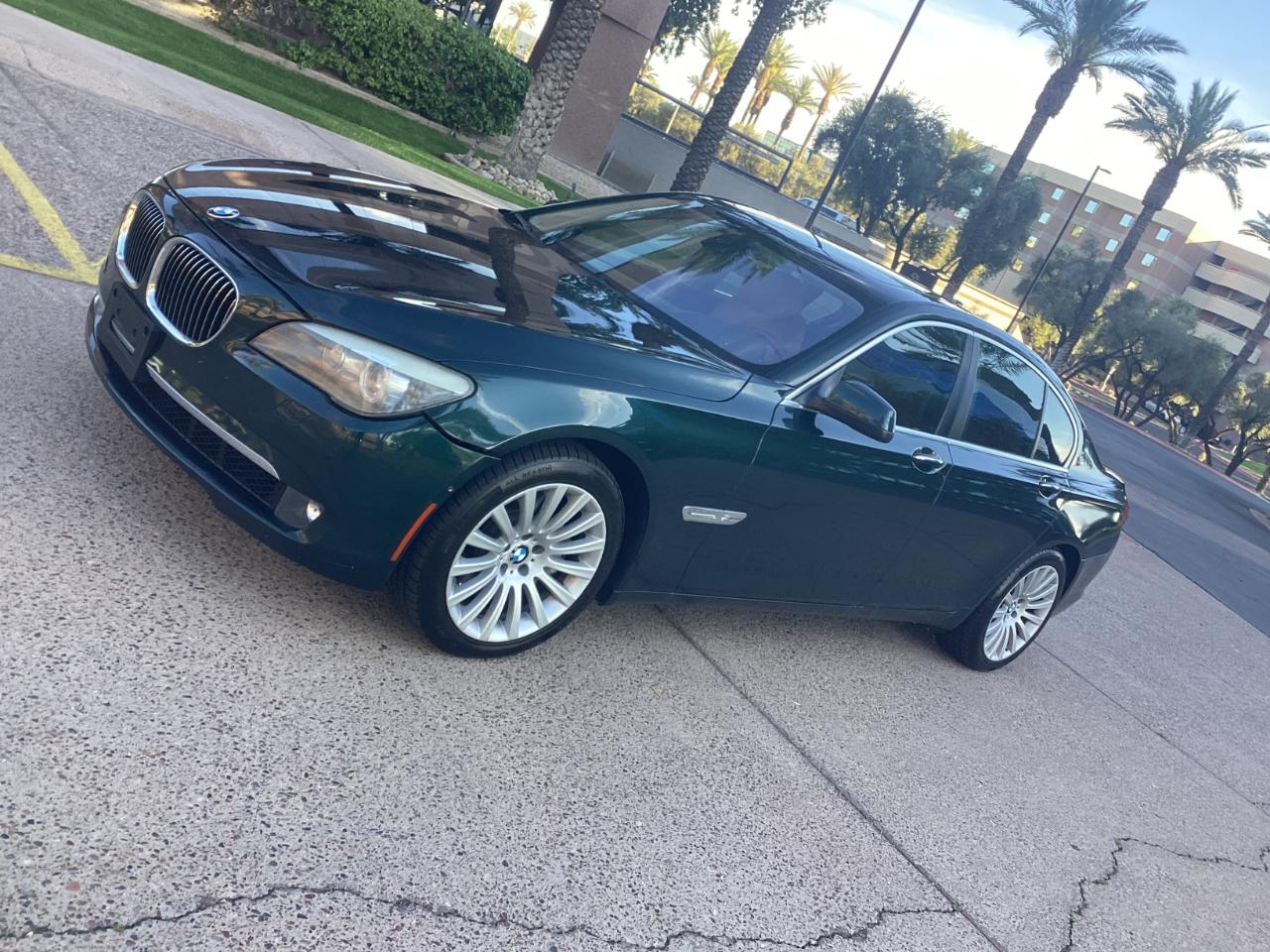 BMW 7-Series 750i xDrive Sedan 2012