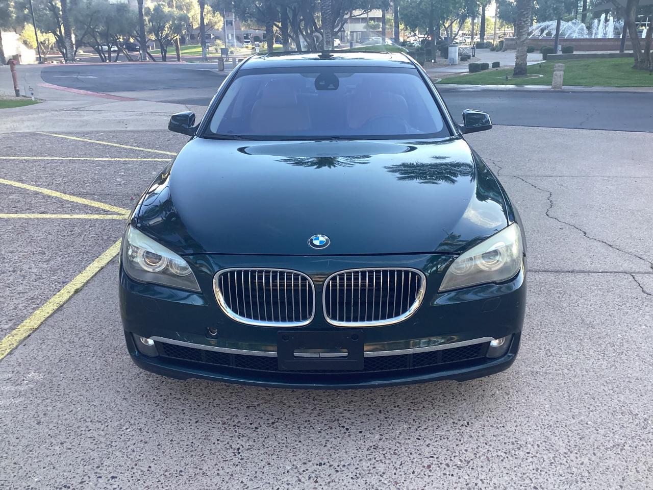 BMW 7-Series 750i xDrive Sedan 2012