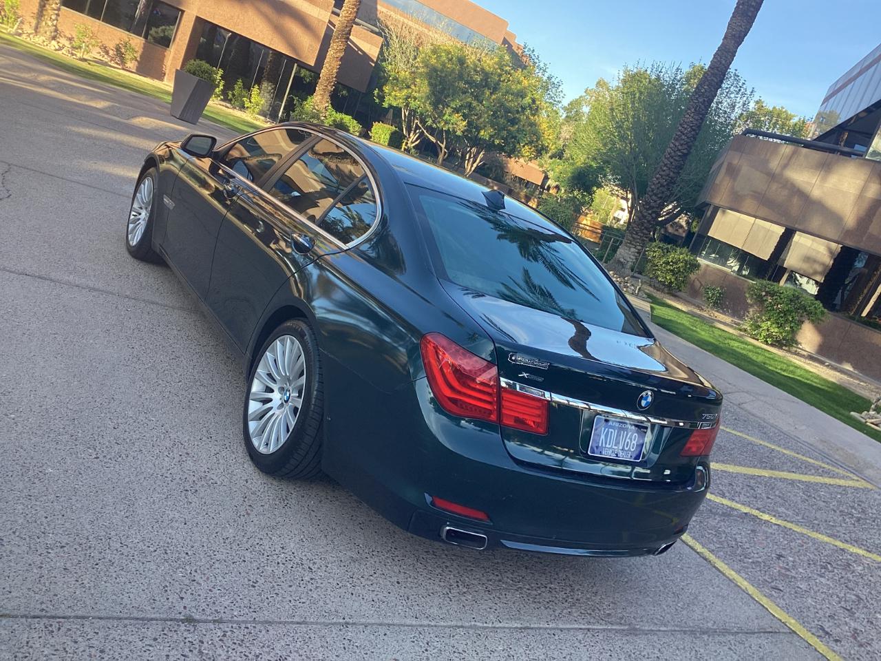 BMW 7-Series 750i xDrive Sedan 2012