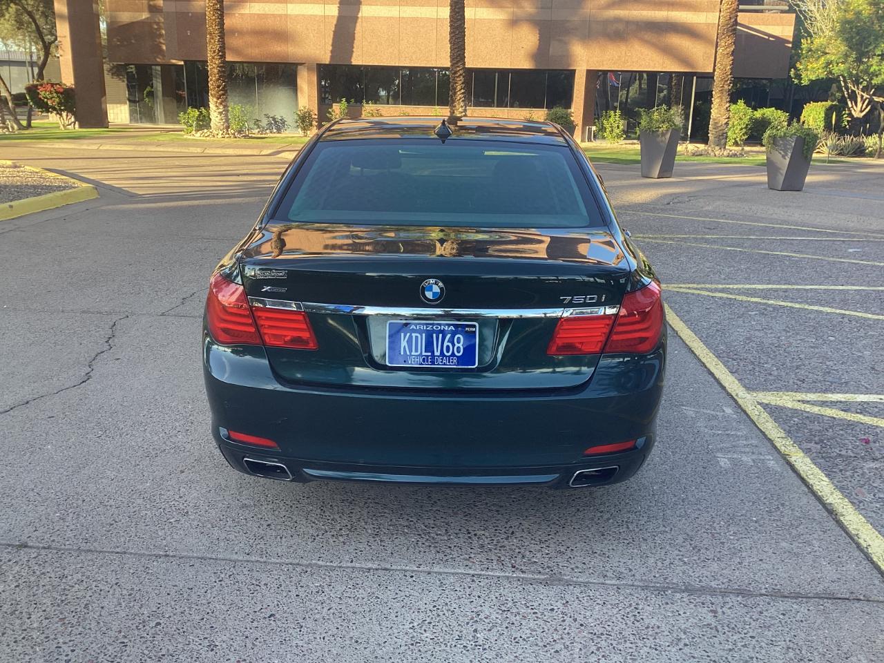 BMW 7-Series 750i xDrive Sedan 2012