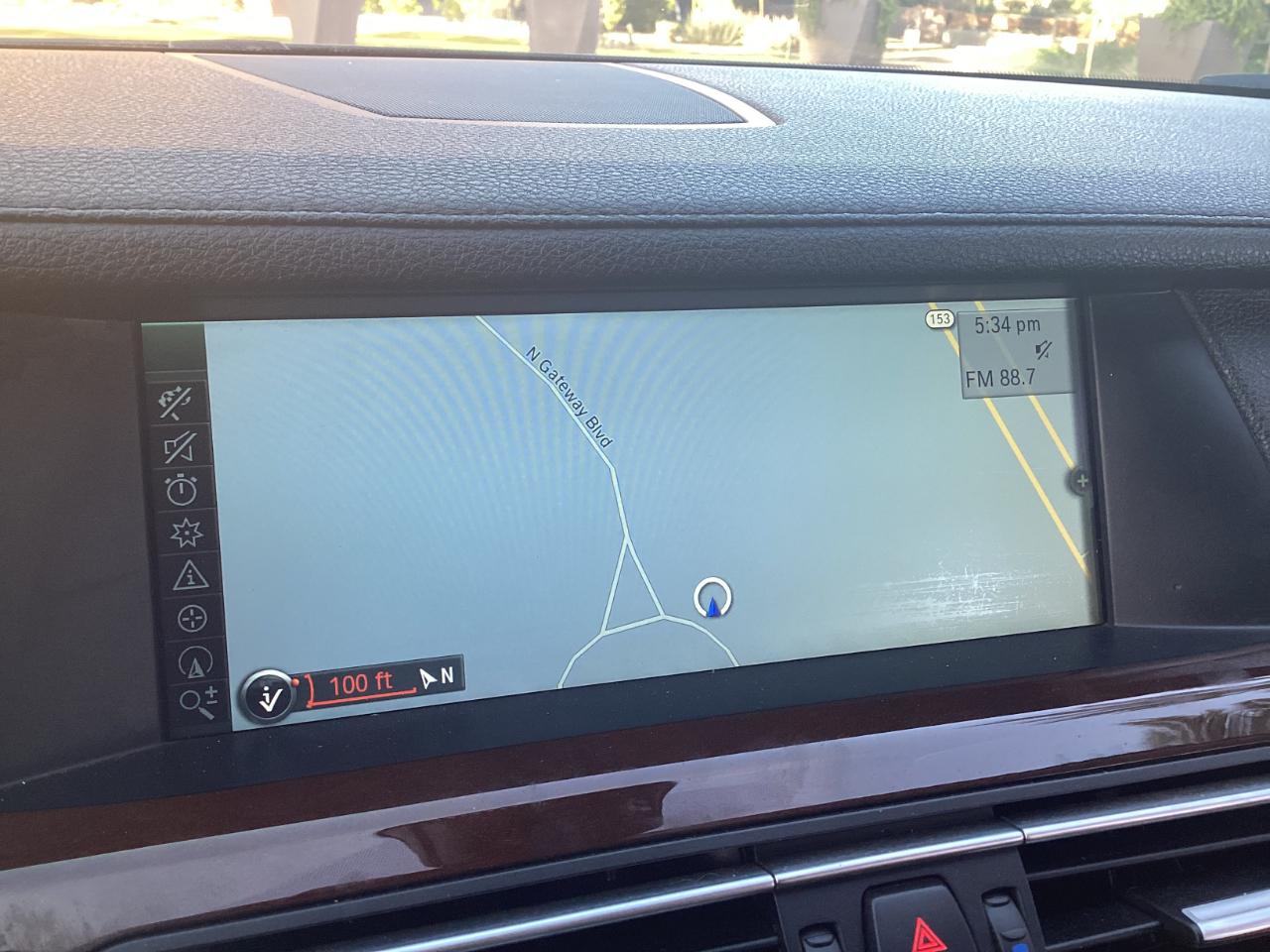 BMW 7-Series 750i xDrive Sedan 2012