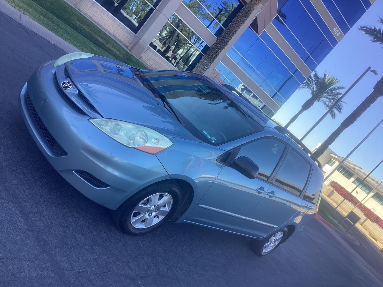 Toyota Sienna LE 7-Passenger 2006