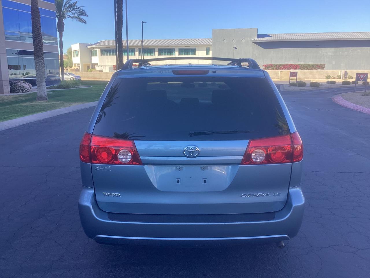Toyota Sienna LE 7-Passenger 2006