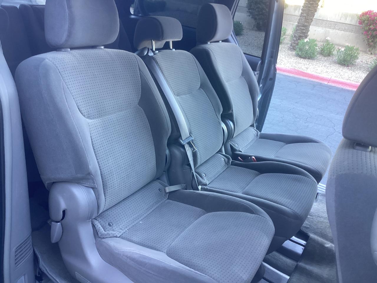 Toyota Sienna LE 7-Passenger 2006