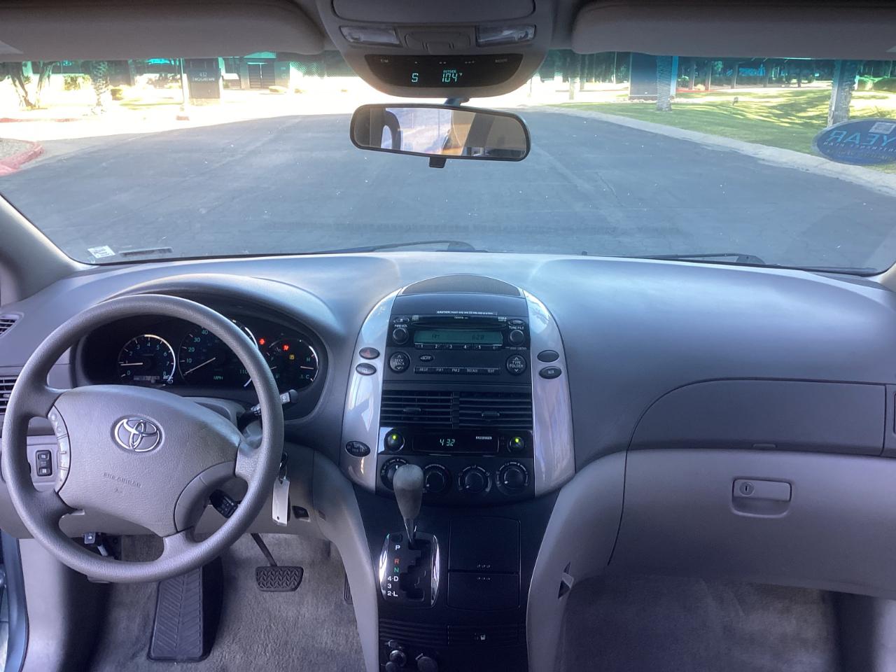 Toyota Sienna LE 7-Passenger 2006