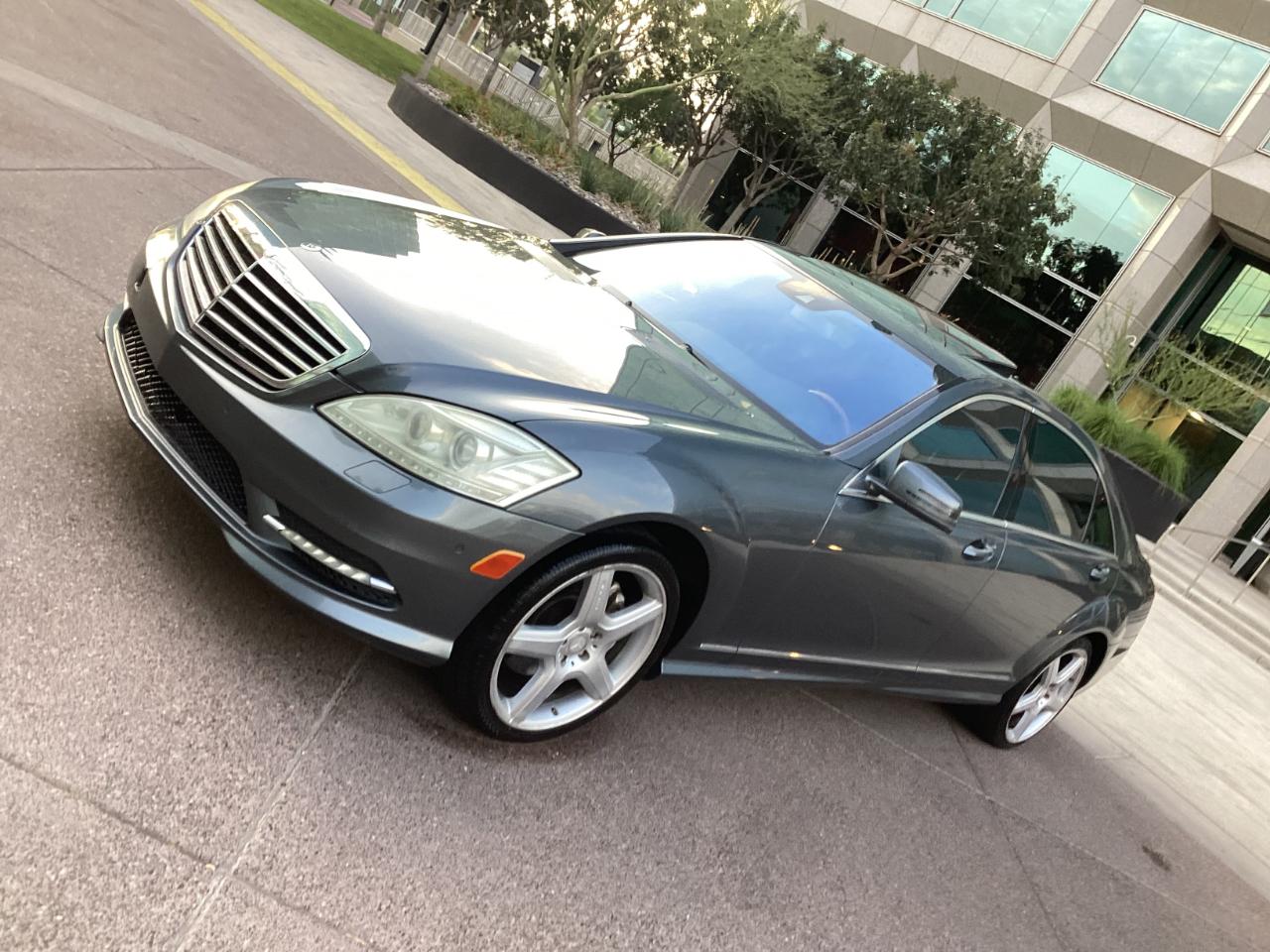 Mercedes-Benz S-Class S550 2011