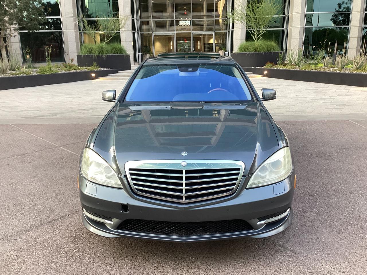Mercedes-Benz S-Class S550 2011