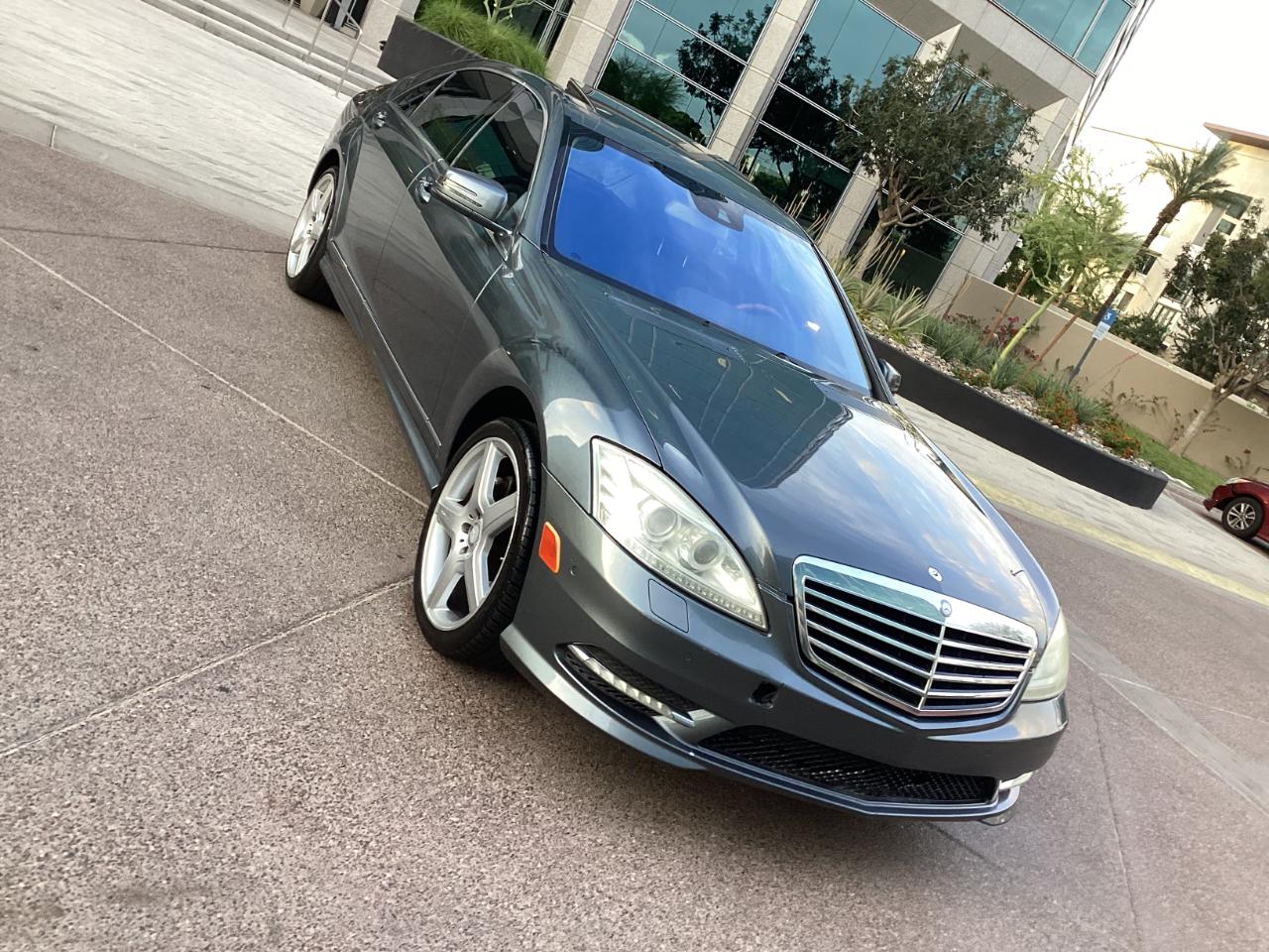 Mercedes-Benz S-Class S550 2011