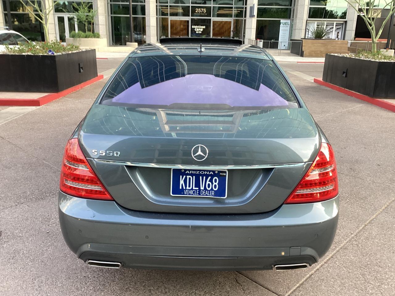 Mercedes-Benz S-Class S550 2011