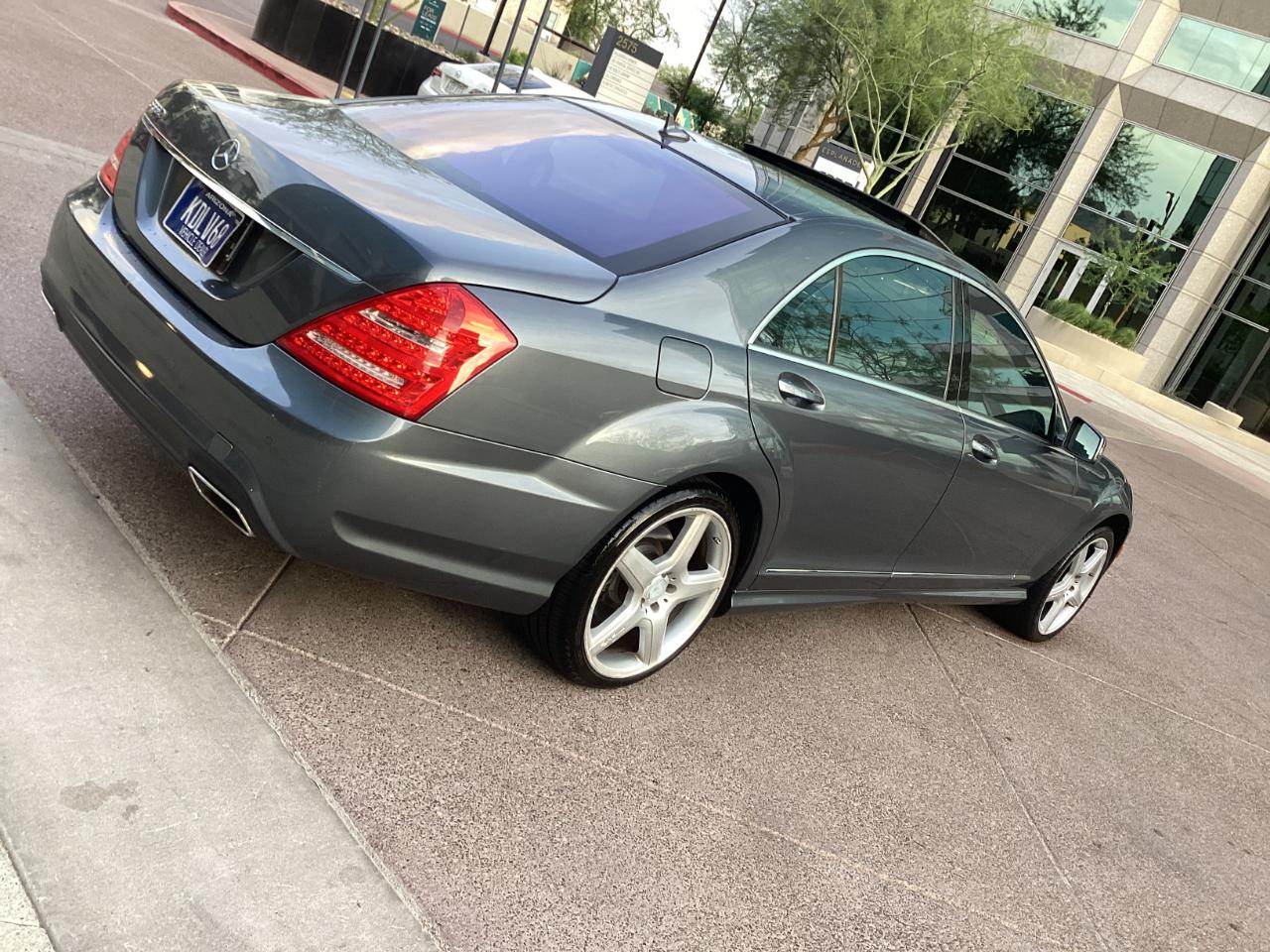 Mercedes-Benz S-Class S550 2011