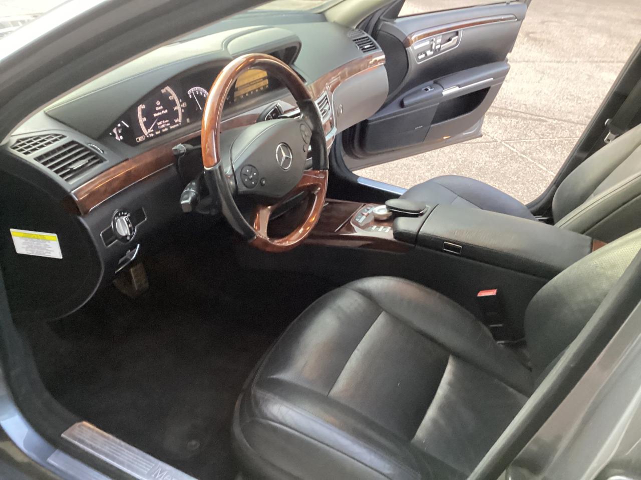 Mercedes-Benz S-Class S550 2011