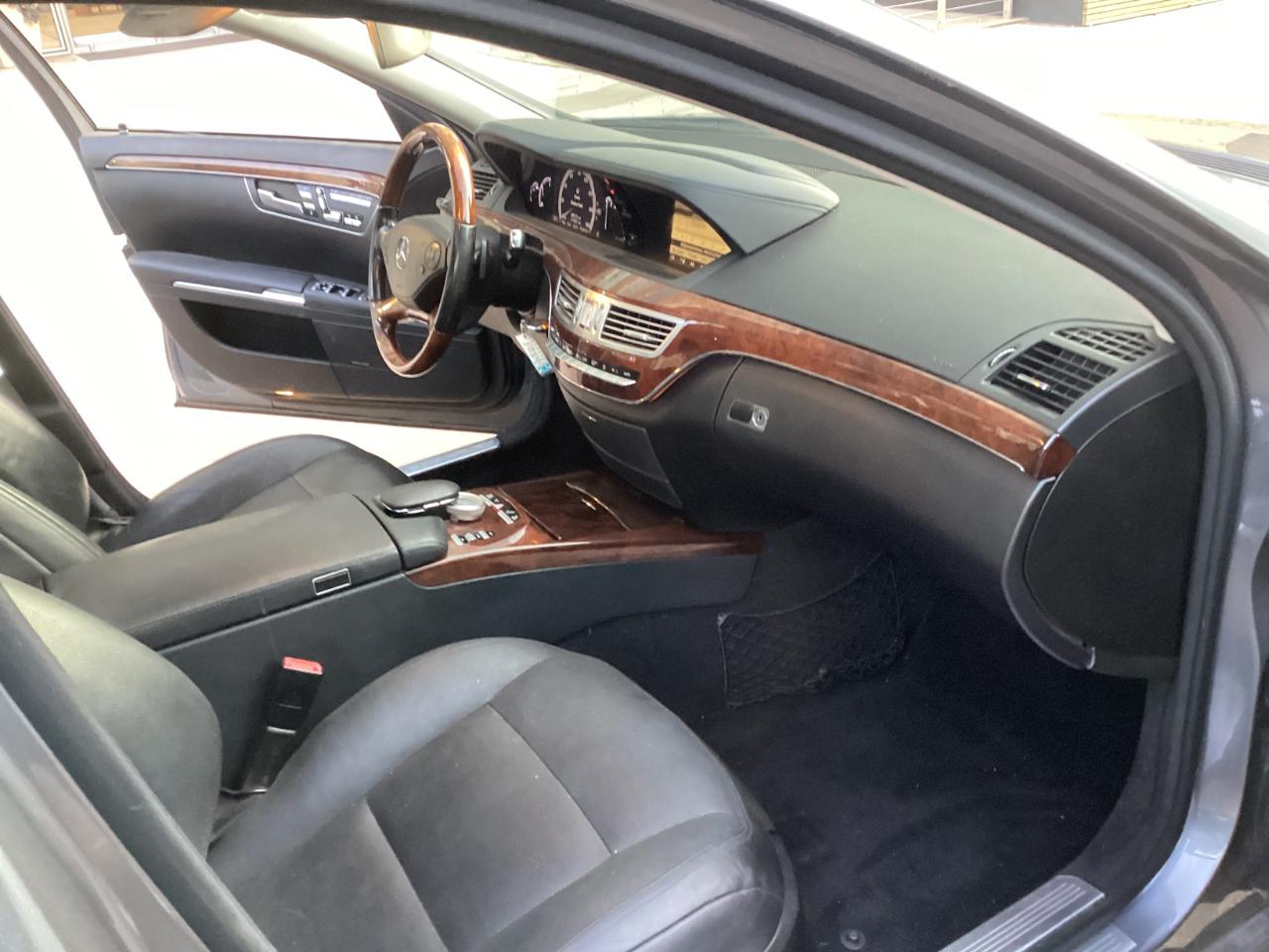 Mercedes-Benz S-Class S550 2011