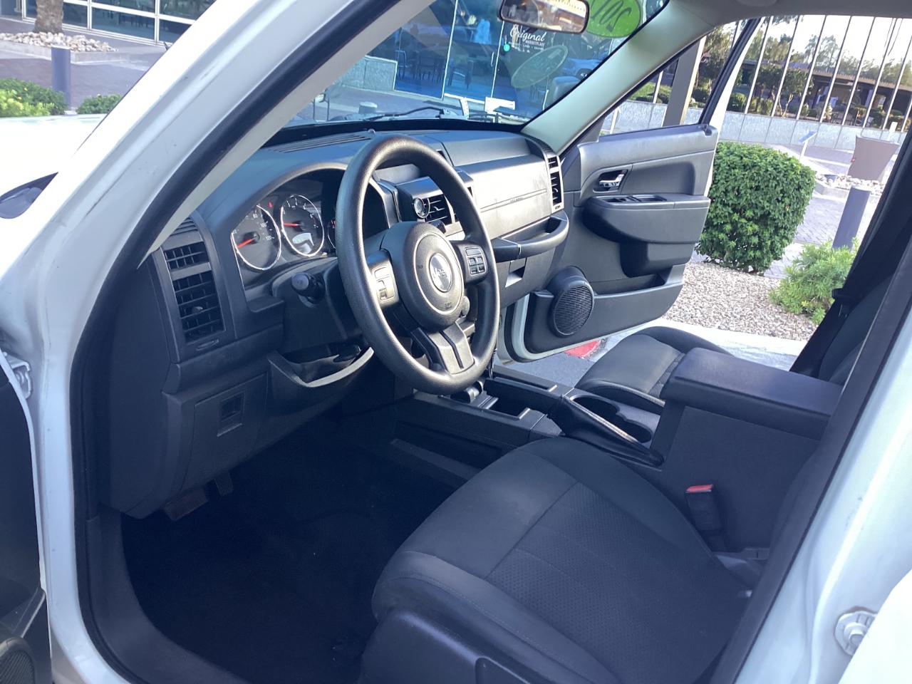 Jeep Liberty Sport 4WD 2012