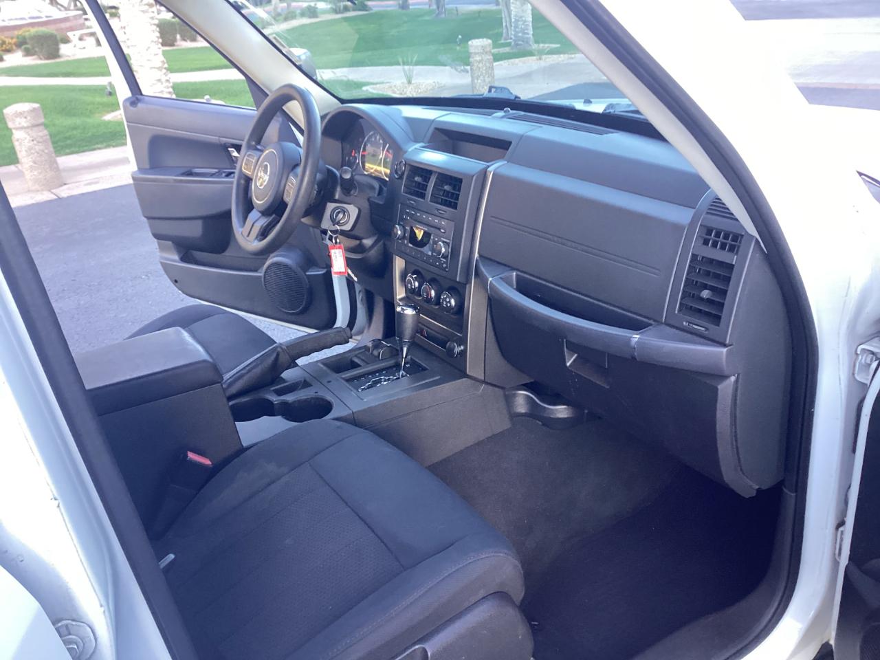 Jeep Liberty Sport 4WD 2012