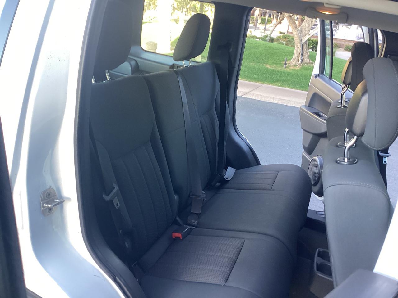 Jeep Liberty Sport 4WD 2012