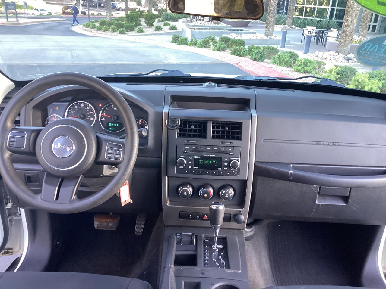 Jeep Liberty Sport 4WD 2012