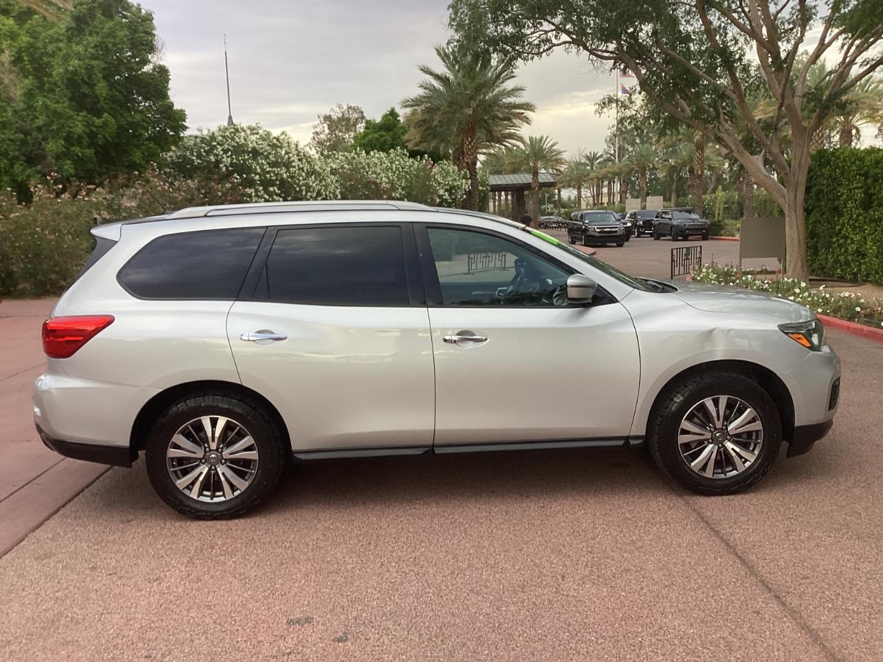 Nissan Pathfinder Platinum 4WD 2018