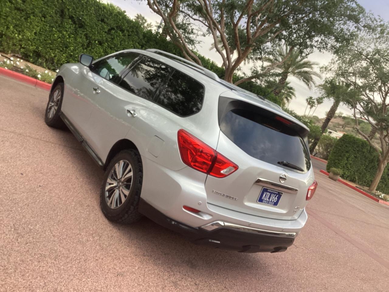 Nissan Pathfinder Platinum 4WD 2018