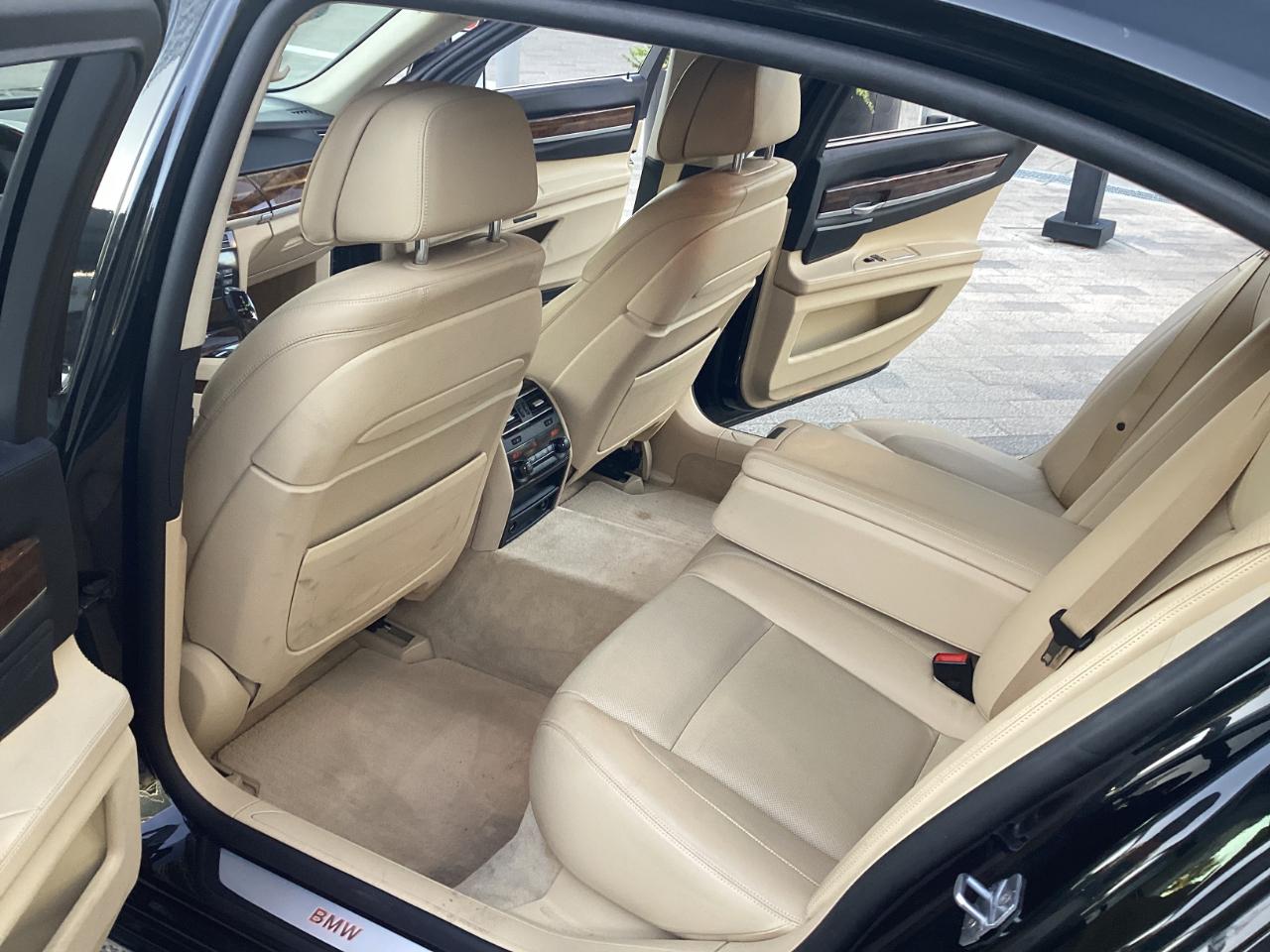 BMW 750Li  2014