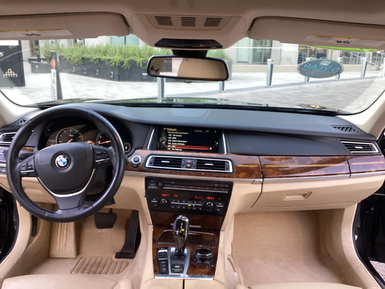 BMW 750Li  2014