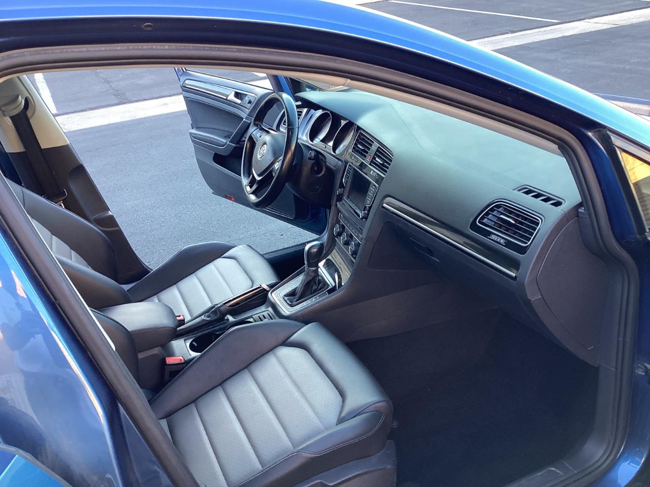 Volkswagen Golf TSI S 6A 2017