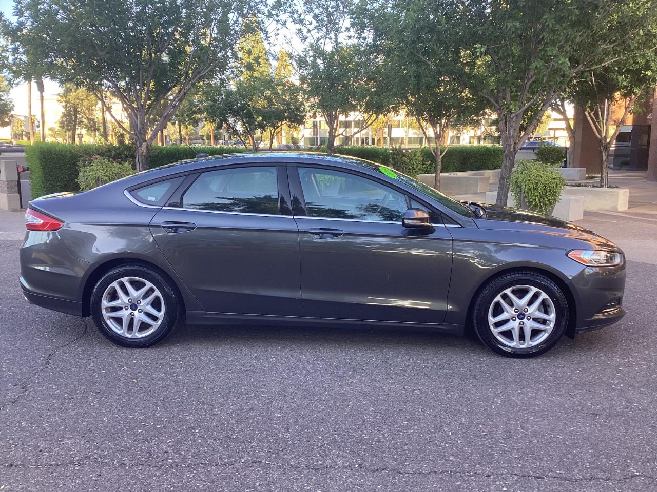 Ford Fusion SE 2016