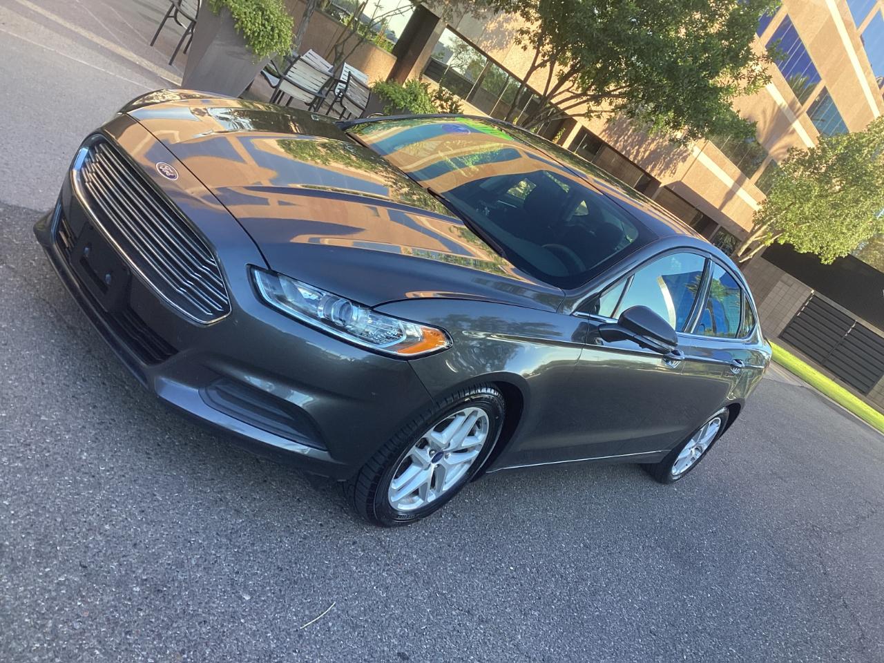 Ford Fusion SE 2016