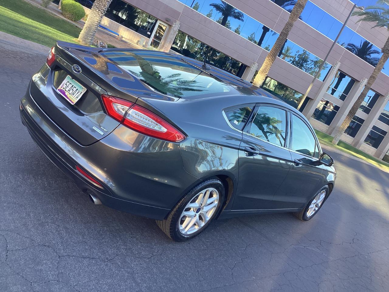 Ford Fusion SE 2016