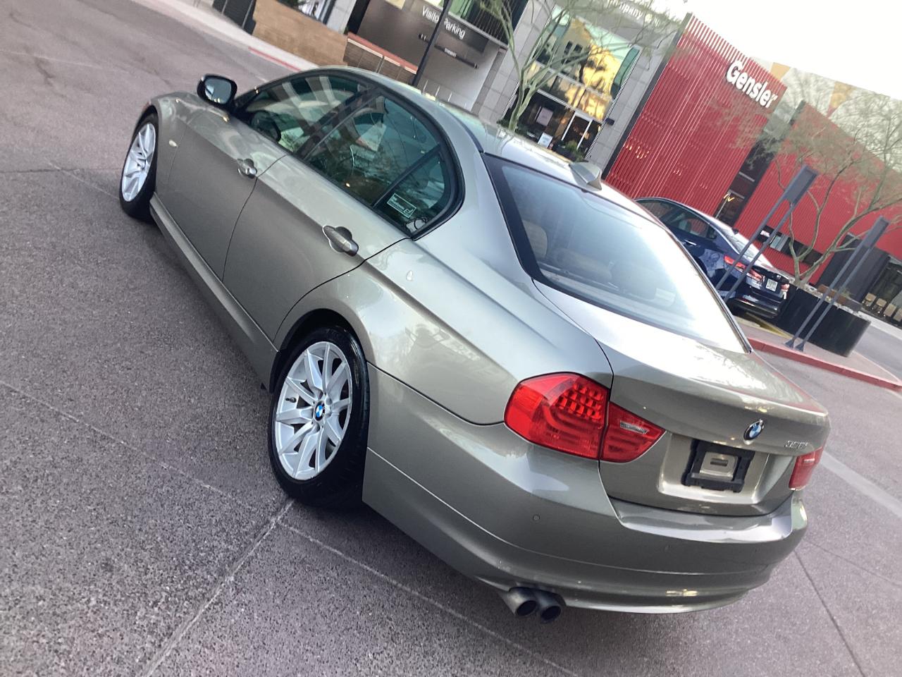 BMW 3-Series 328i SA 2010