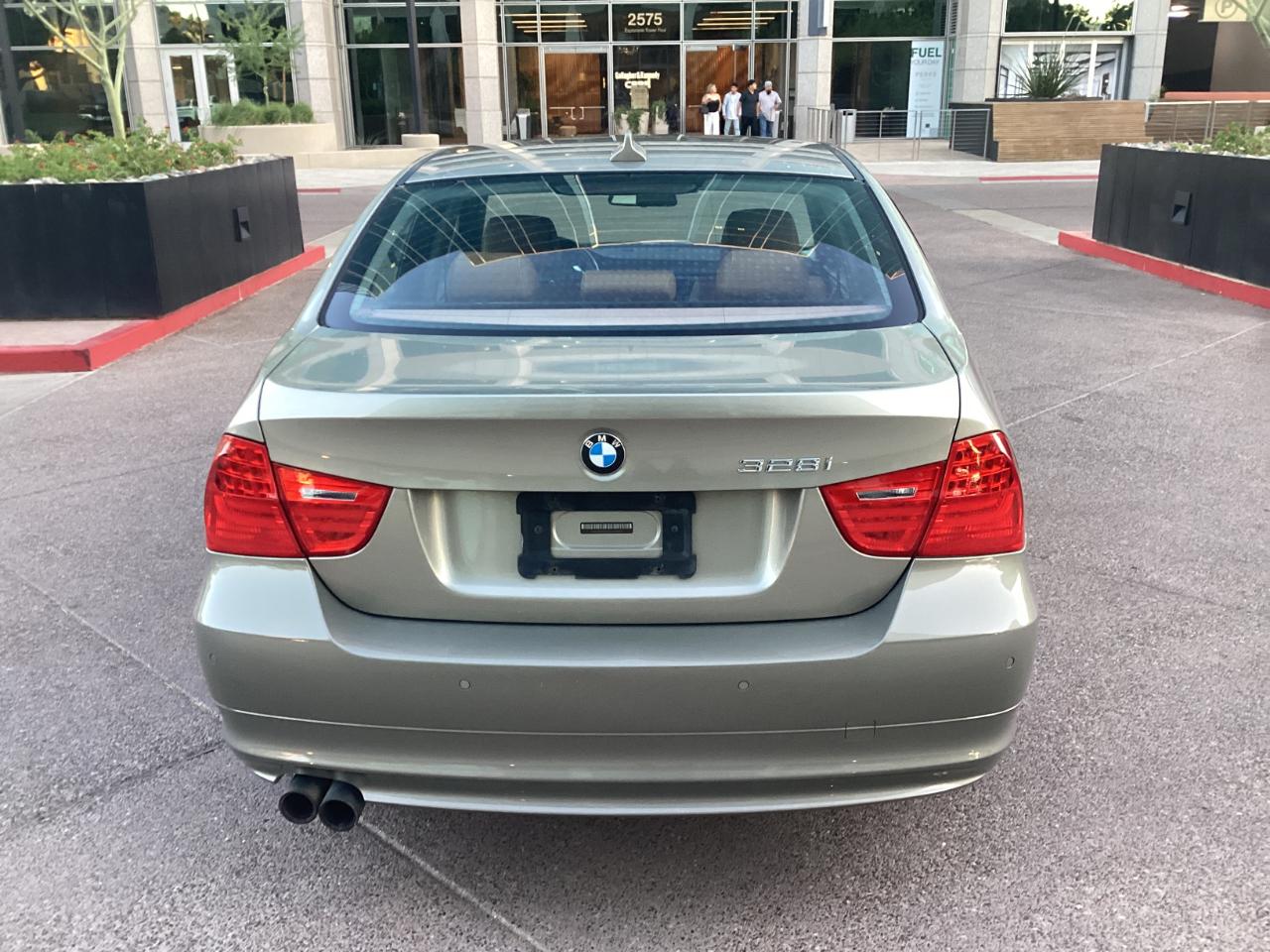 BMW 3-Series 328i SA 2010