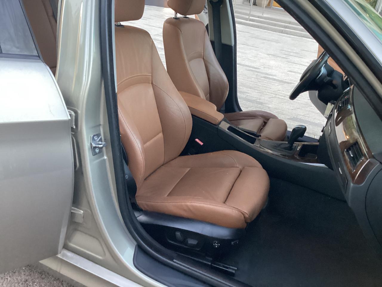 BMW 3-Series 328i SA 2010