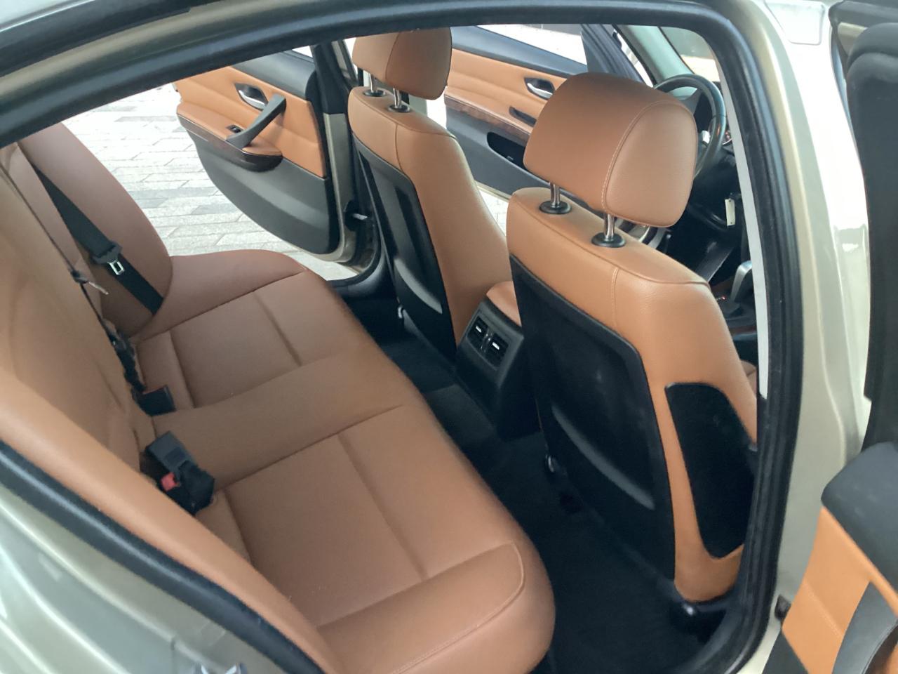 BMW 3-Series 328i SA 2010