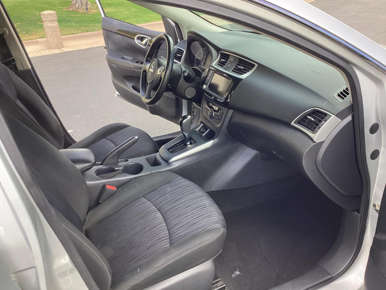 Nissan Sentra S CVT 2019