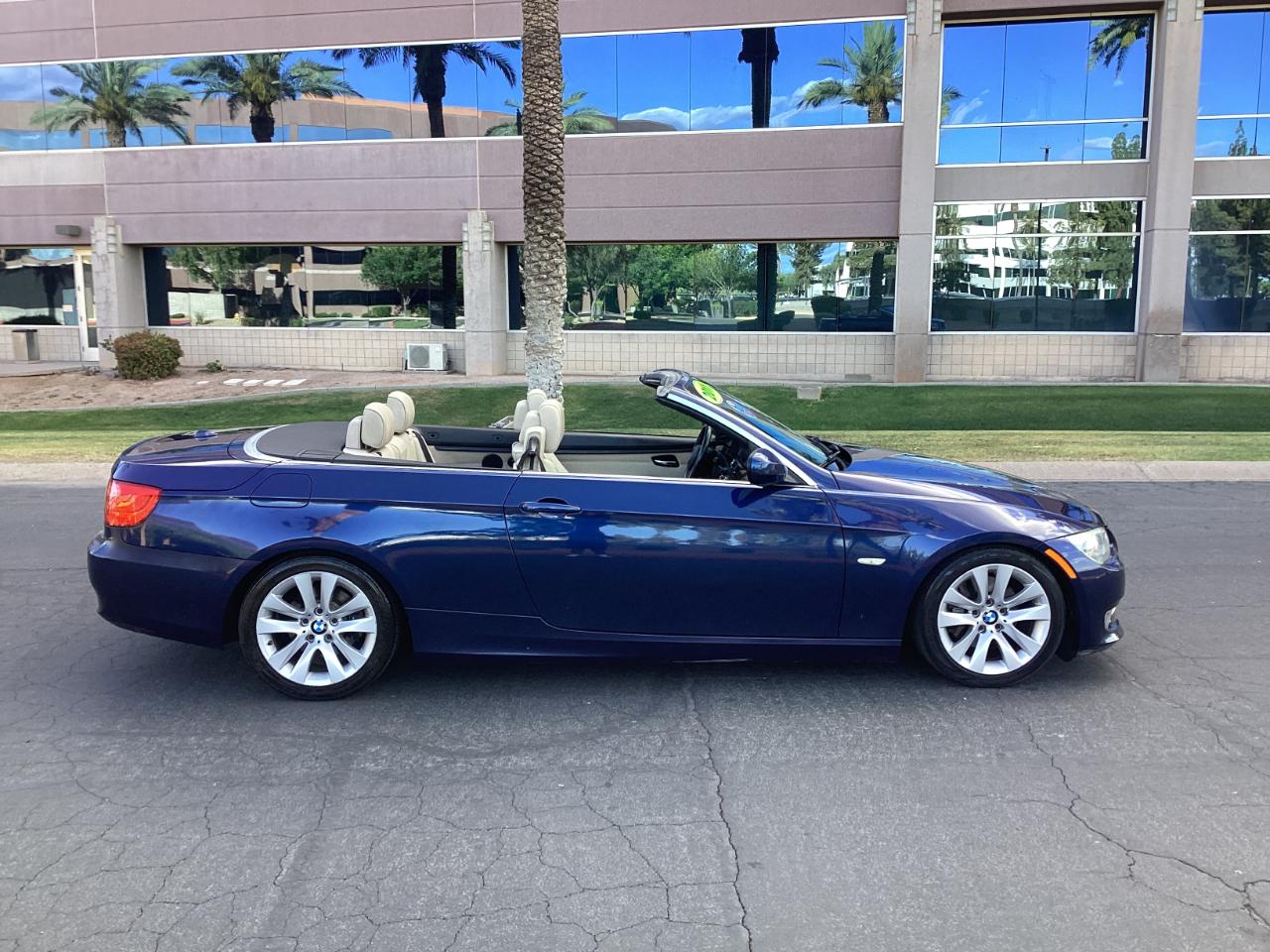 BMW 3-Series 328i Convertible - SULEV 2011
