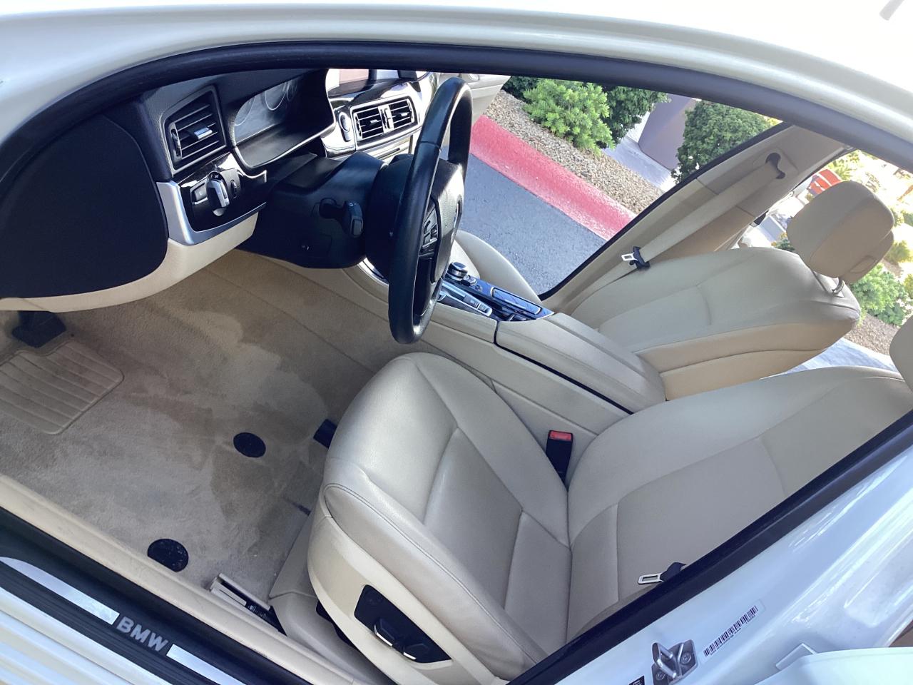 BMW 5-Series 528i 2012