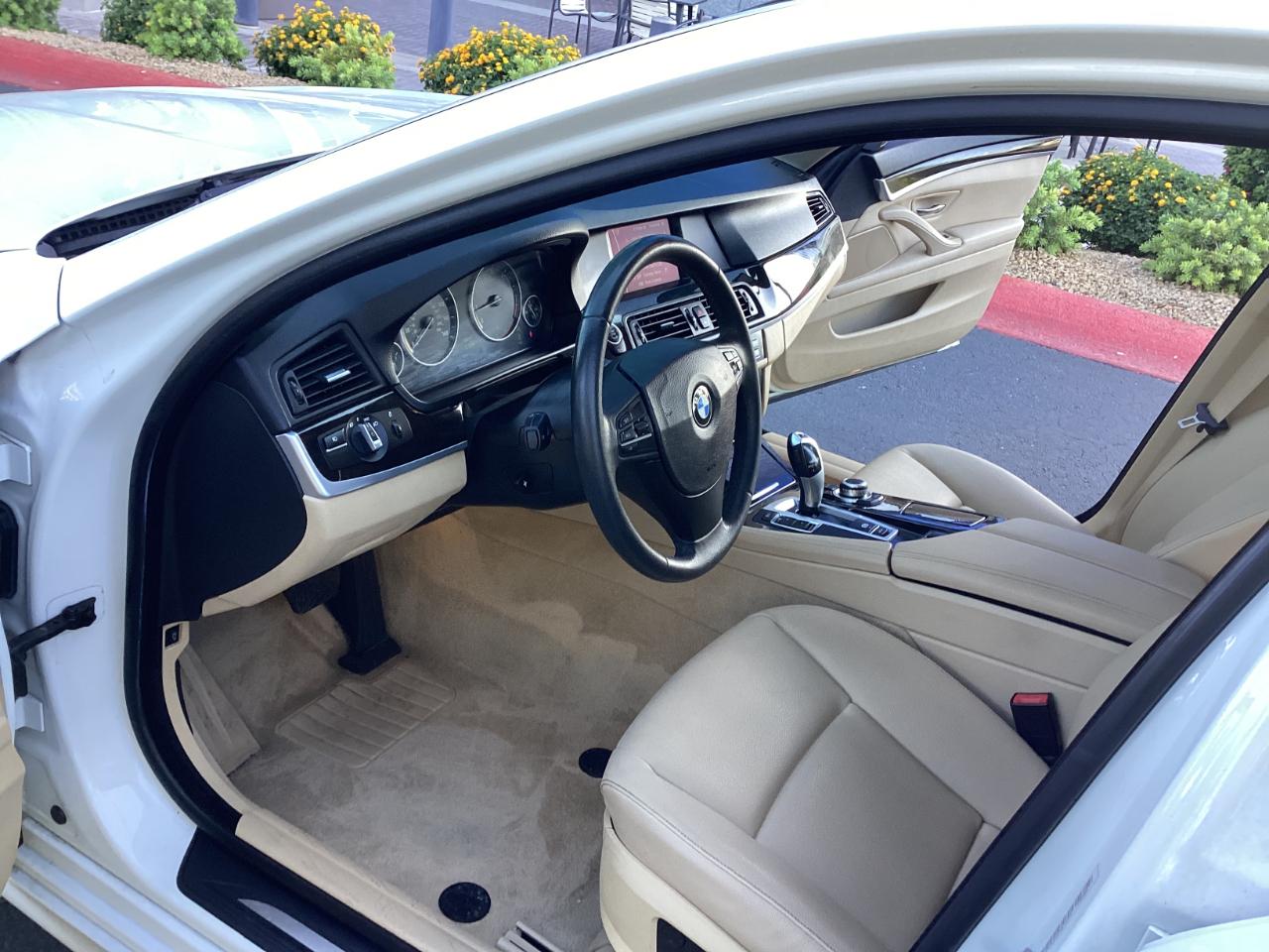 BMW 5-Series 528i 2012