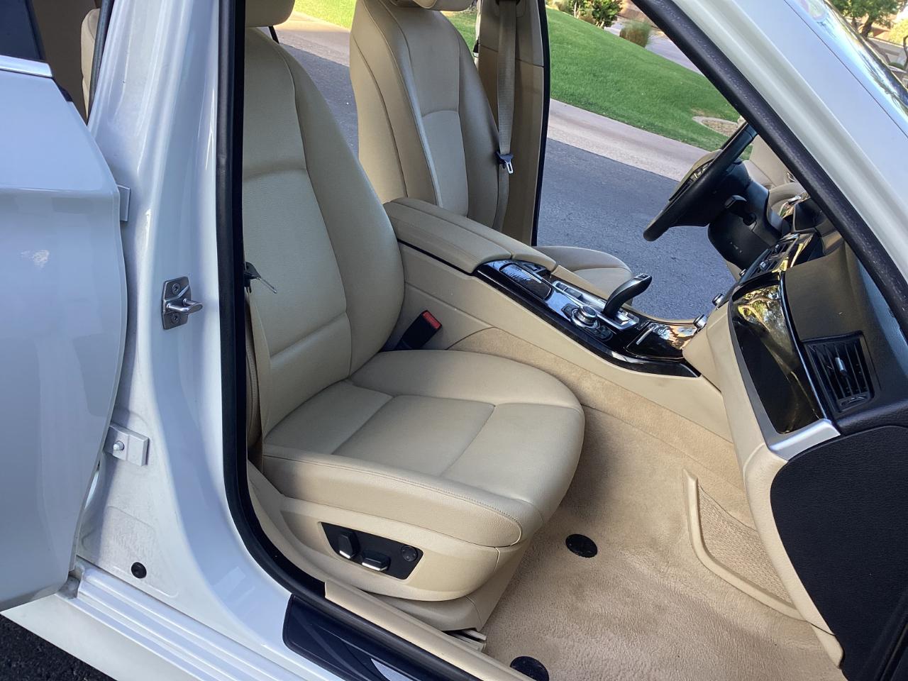 BMW 5-Series 528i 2012