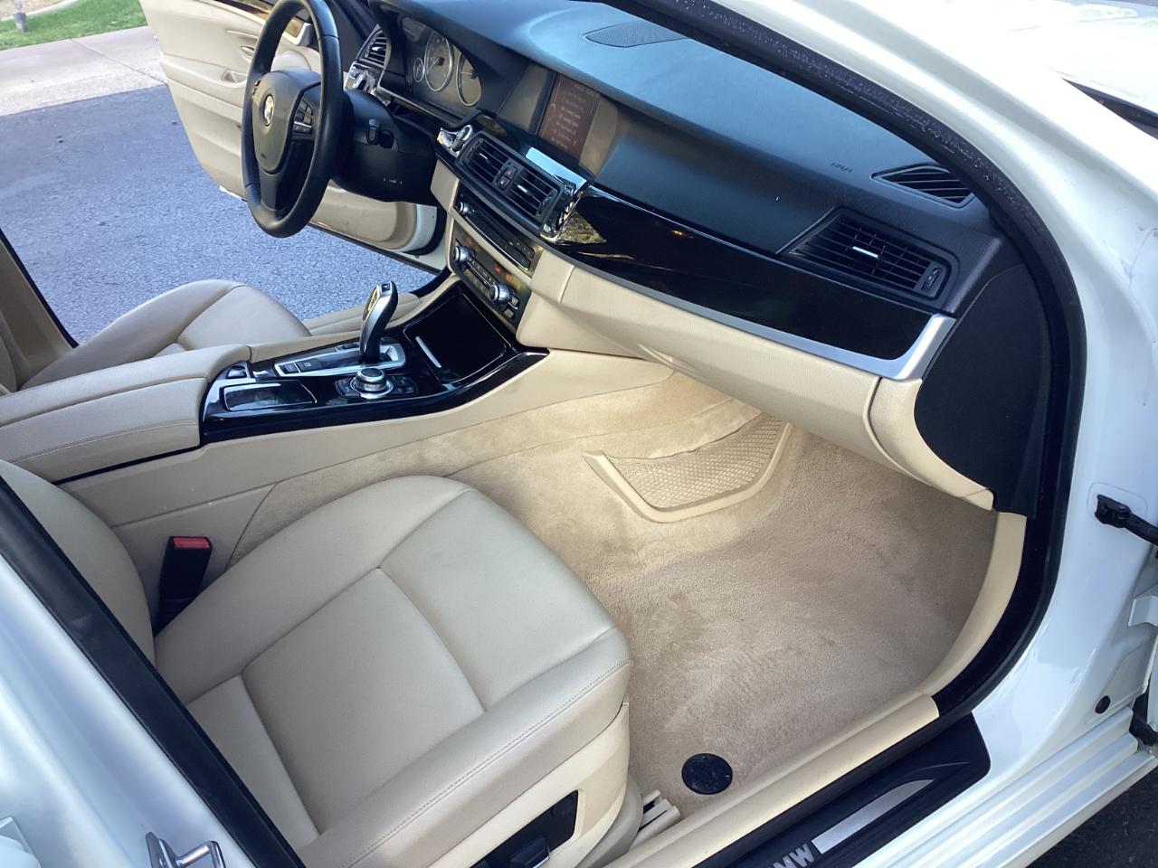BMW 5-Series 528i 2012