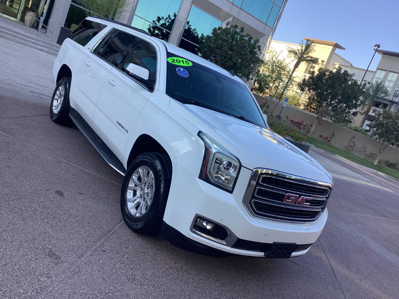 GMC Yukon XL SLE 1/2 Ton 2WD 2015
