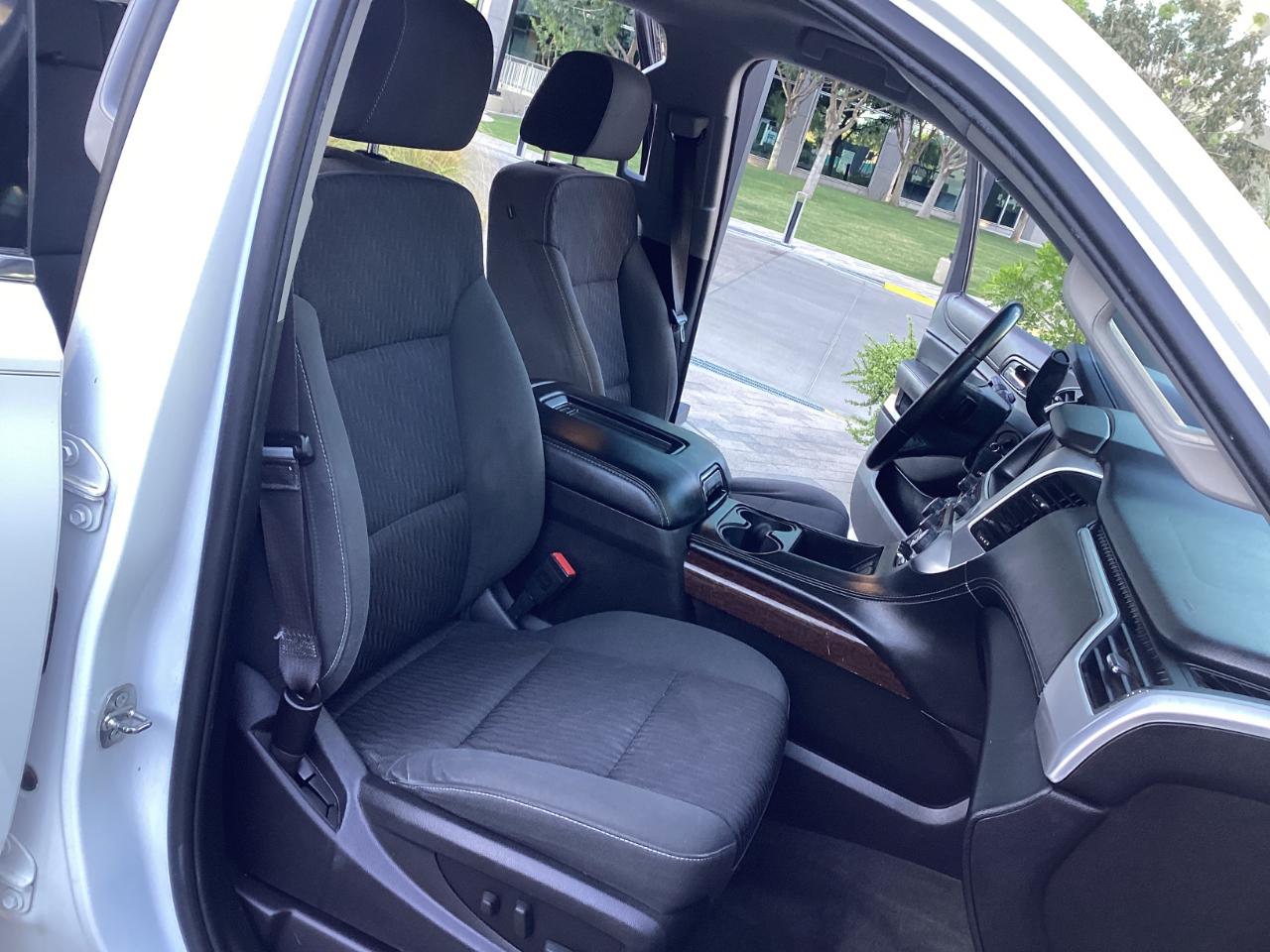 GMC Yukon XL SLE 1/2 Ton 2WD 2015