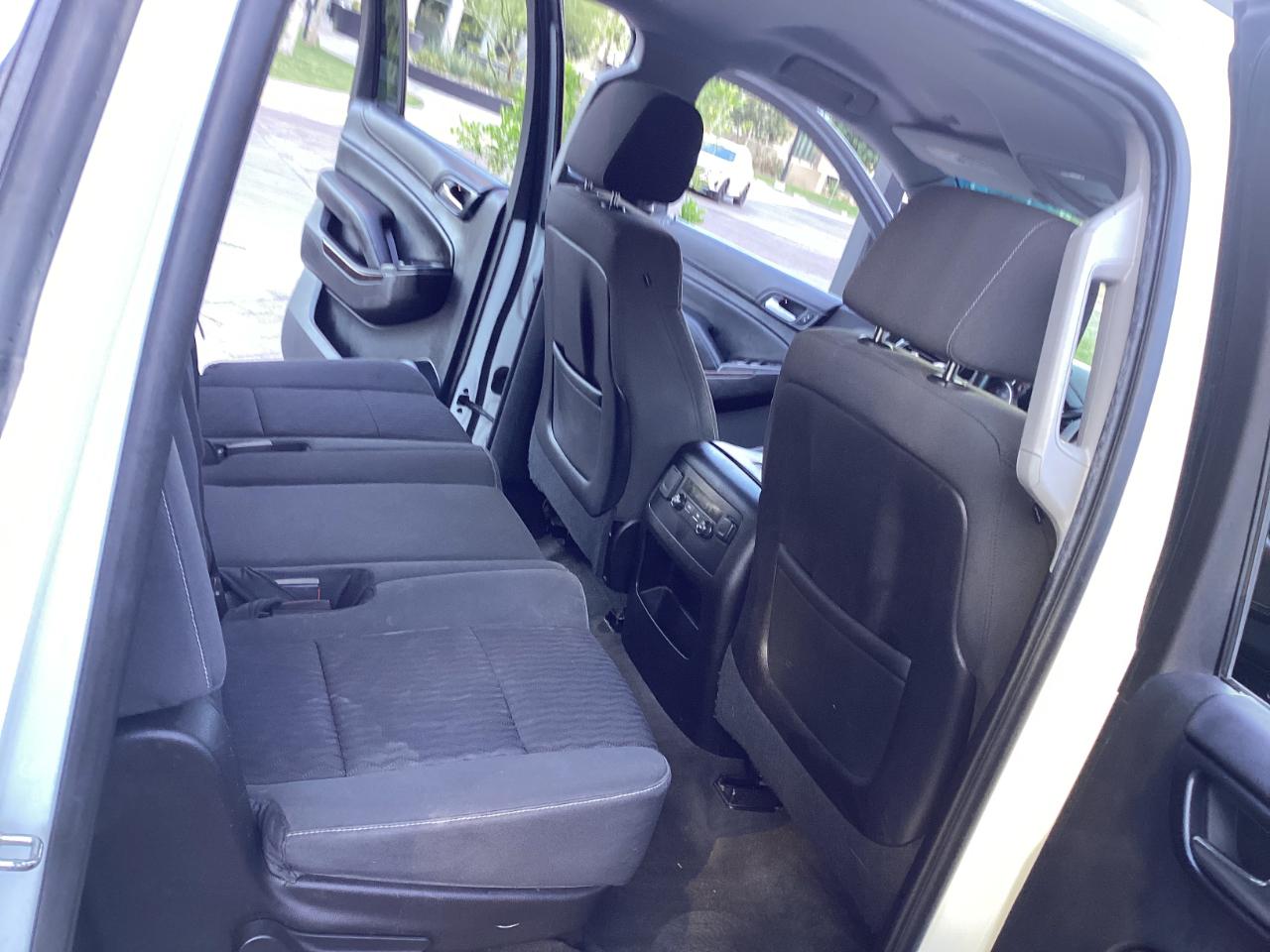 GMC Yukon XL SLE 1/2 Ton 2WD 2015