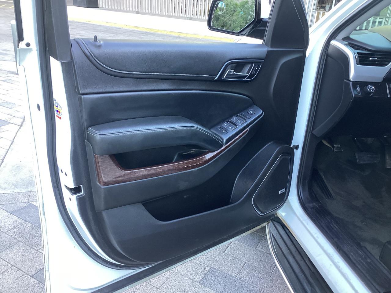 GMC Yukon XL SLE 1/2 Ton 2WD 2015