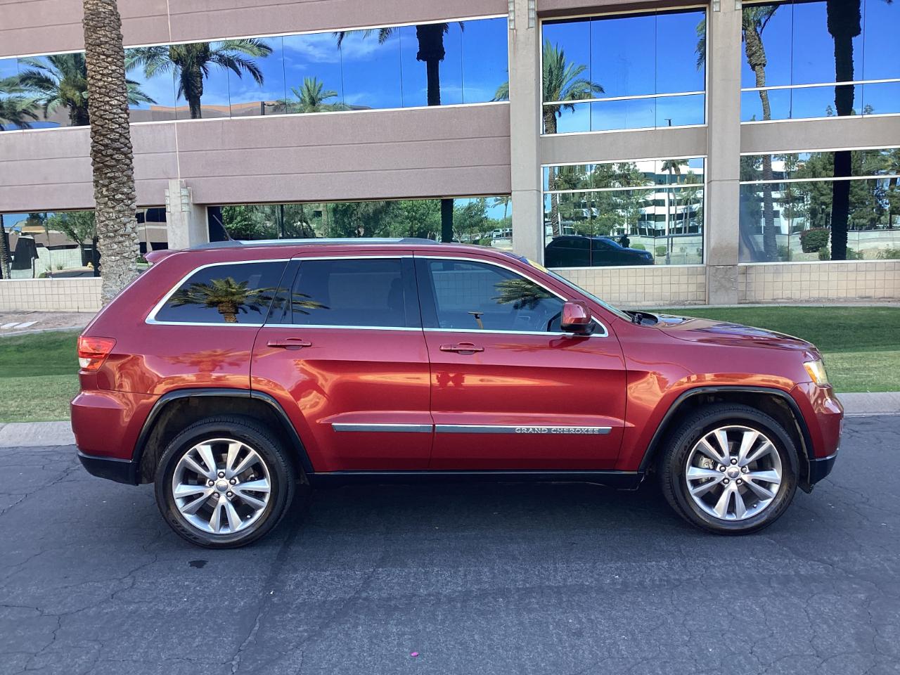 Jeep Grand Cherokee Laredo 2WD 2013