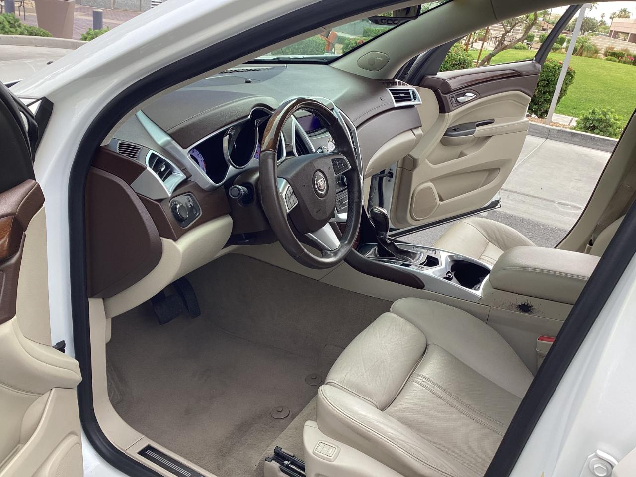 Cadillac SRX Luxury 2012